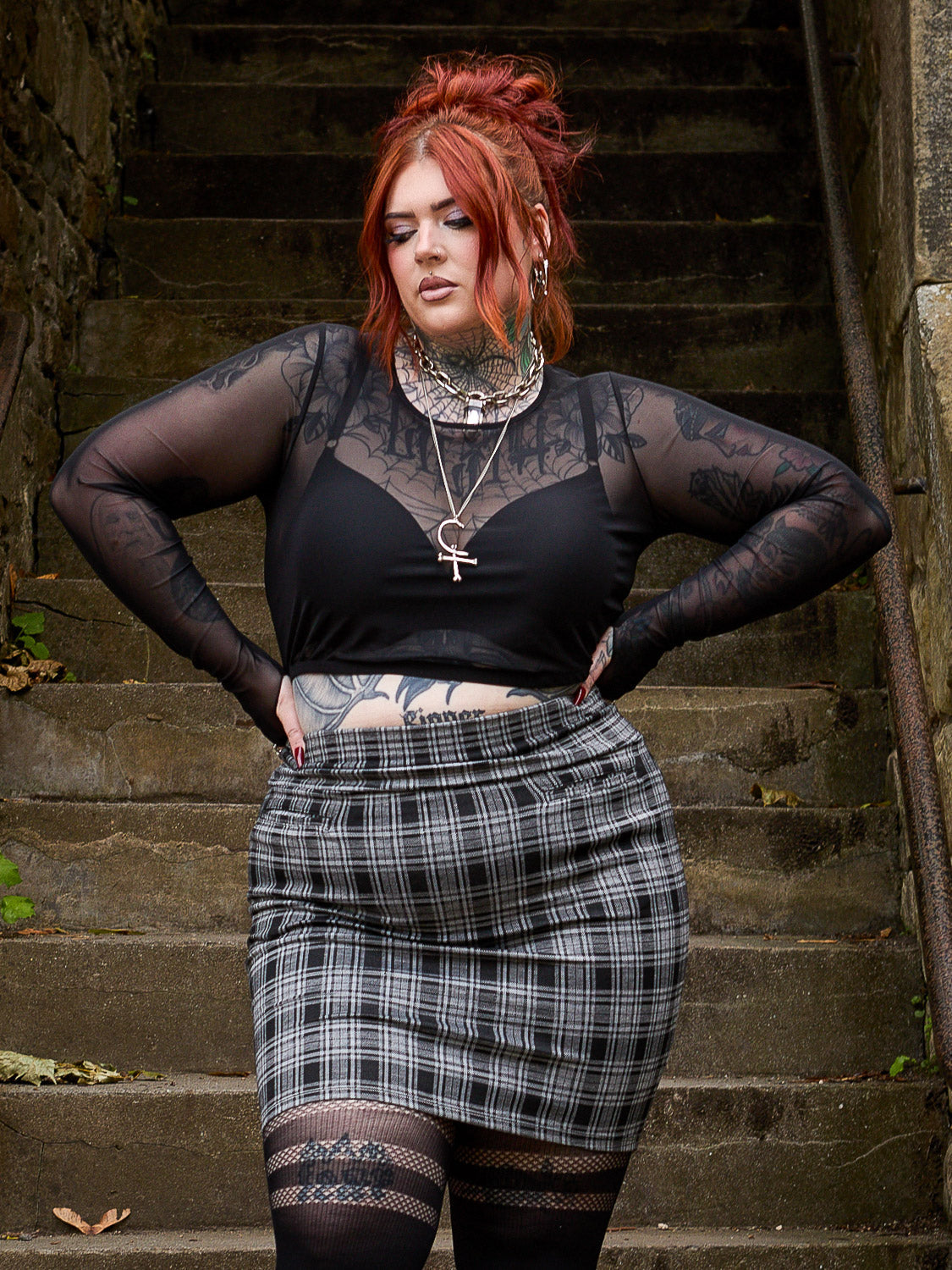 Cropped Mesh Top - Black