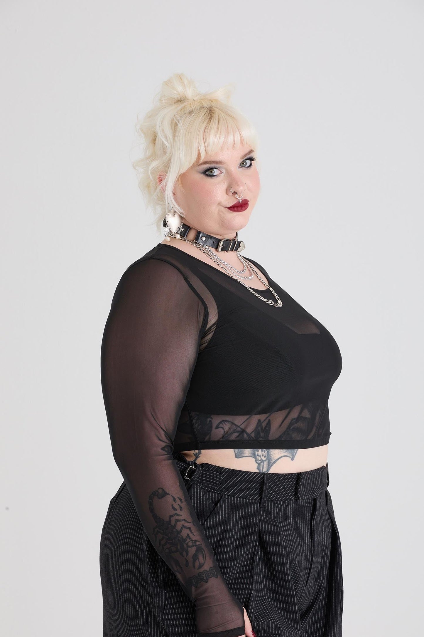 Cropped Mesh Top - Black