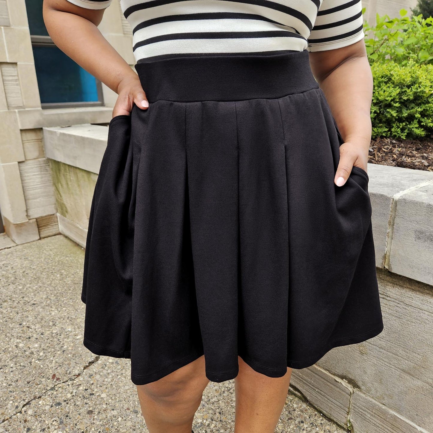 Petal Pleated Skirt - Black