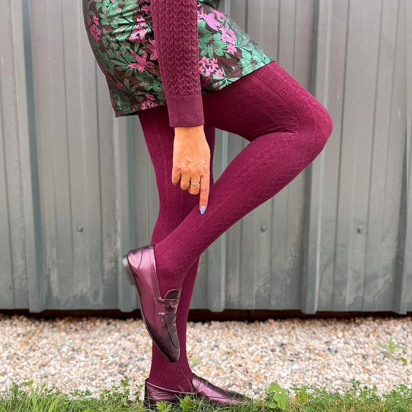 Grannies Cable Knit Wool Tights V2 - Cherry