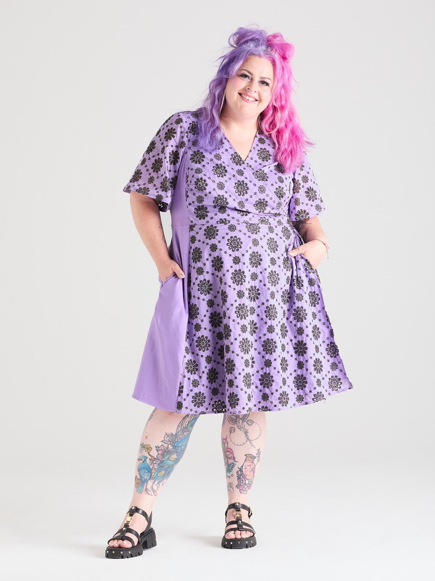 Broderie Anglaise Wrap Dress - Cassis de Violet